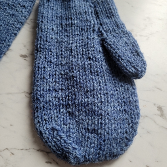 Hand knit Mittens - Picture 6 of 9